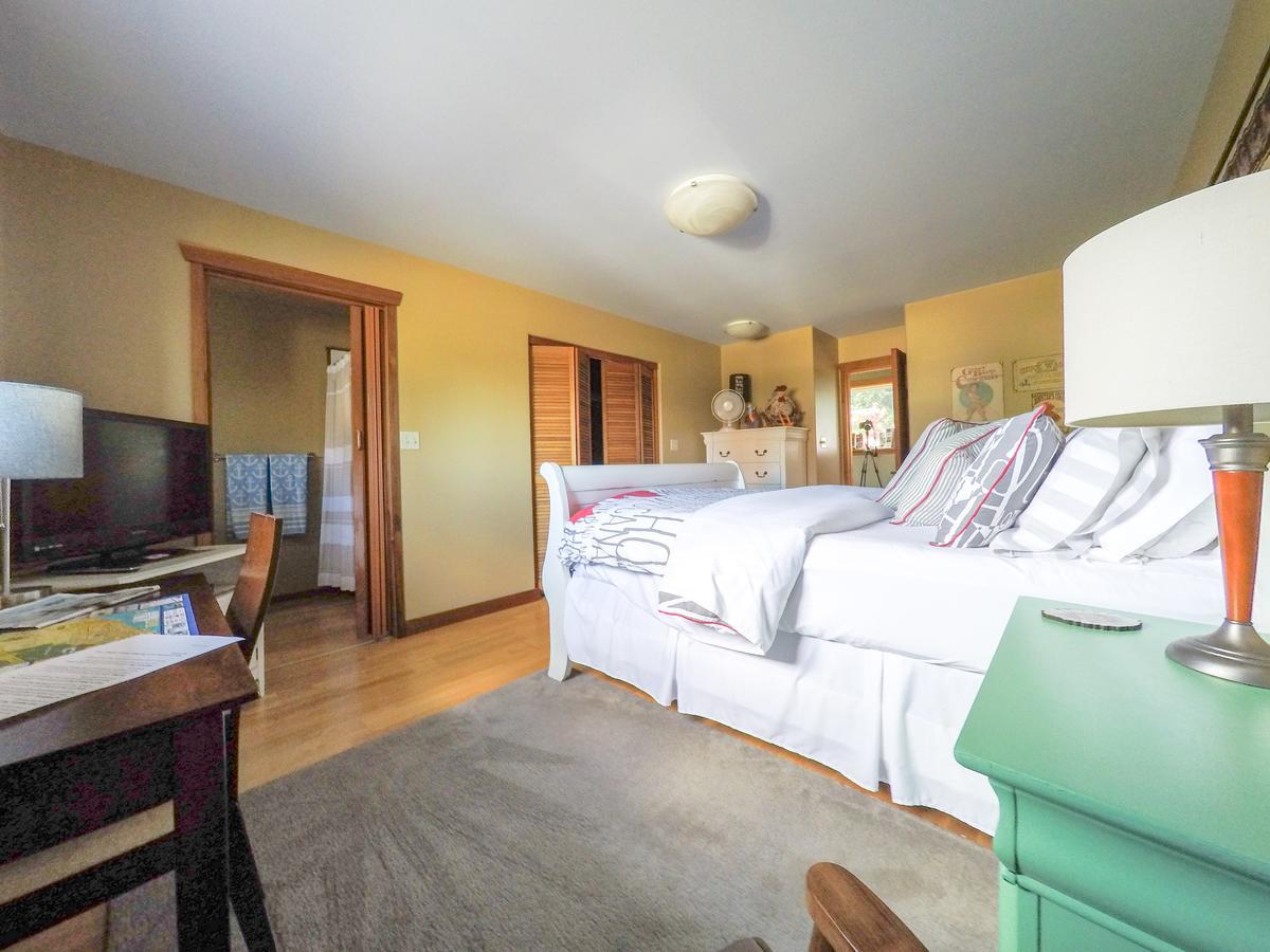 Money Pennies Bed And Breakfast Campbell River Exterior foto